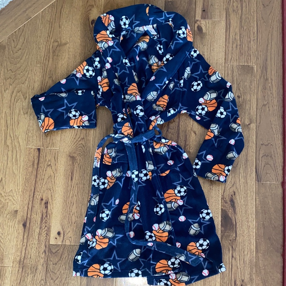 Boys size Large Sonoma sports themed robe. Navy.